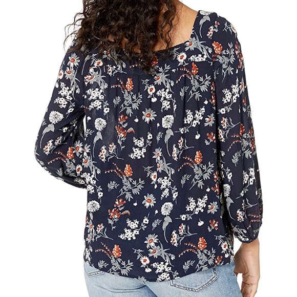 Navy Lucky Brand Laine peasant shirt! - Picture 2 of 5